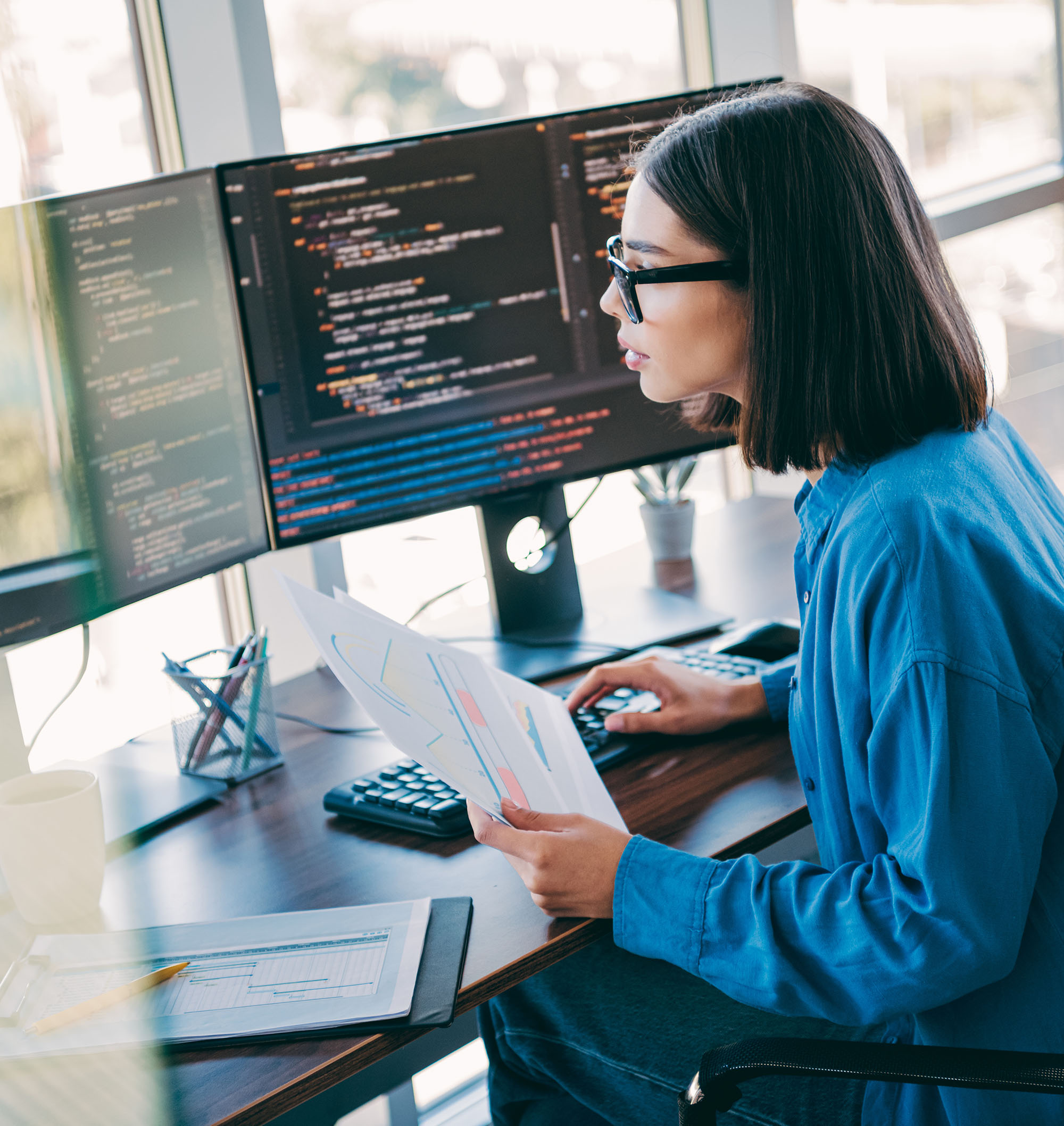 coder AdobeStock_2089550916smcrop
